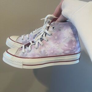 purple embroidered 70s chuck taylors converse high tops💖💜🌸